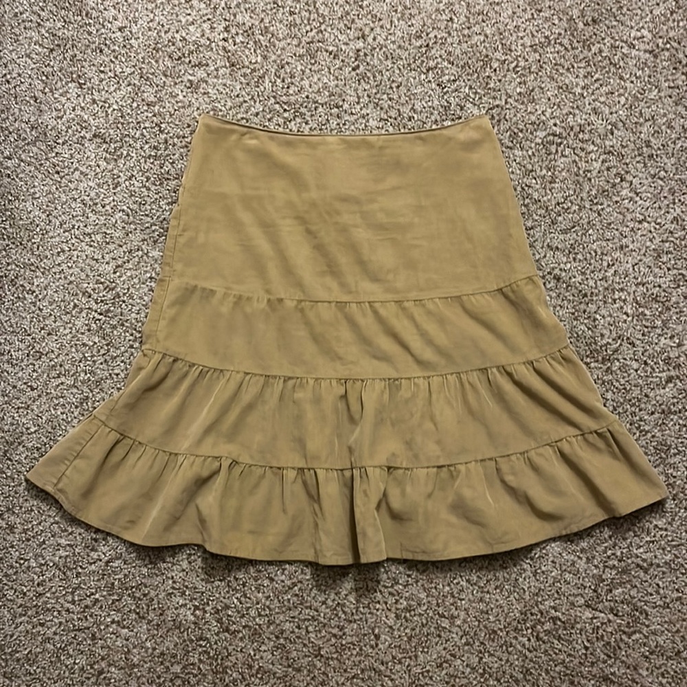 American Eagle Outfitters: Women’s Khaki Colored Ruffle Skirt
